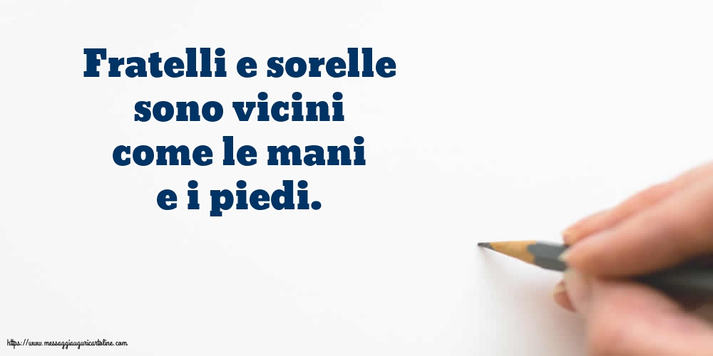 Famiglia Fratelli e sorelle sono vicini come le mani e i piedi.